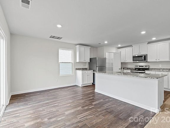 2nd image of 603 Lamorak Pl