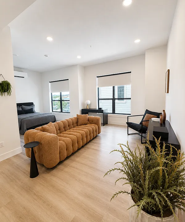 21806 E Indiana Ave #203