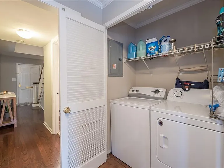 6520 Roswell Rd #49 — Photo 3