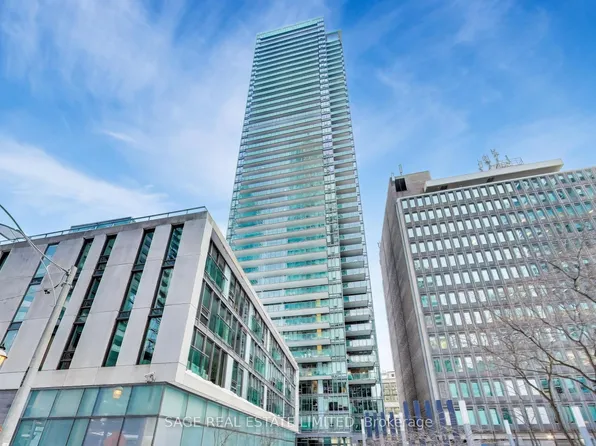 33 Lombard St #4004, Toronto, ON M5C 3H8