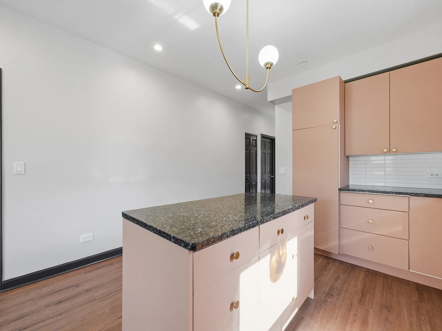 3 bed, $3,250 — Photo 2