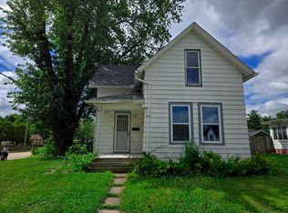 556 24th Ave, Moline, IL 61265