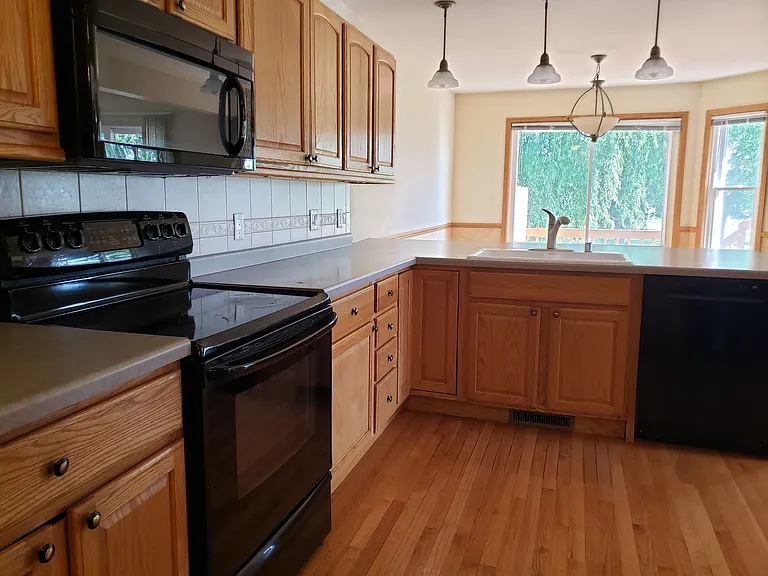 105 Llanos St #105 — Photo 5