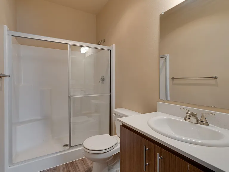 LIBERTY CREST APARTMENTS — Photo 37
