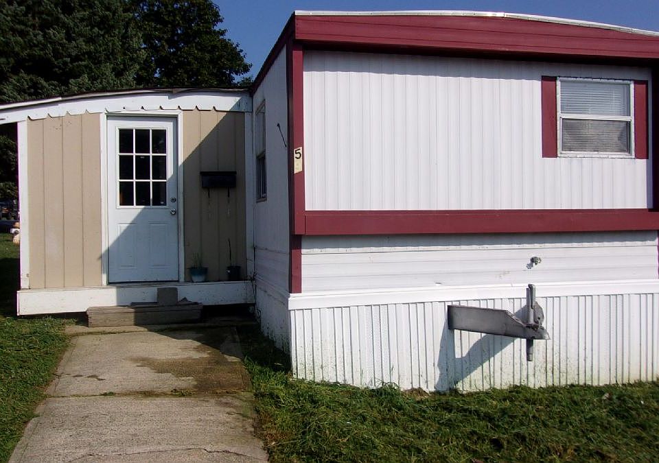 1st image of 59 Holly St