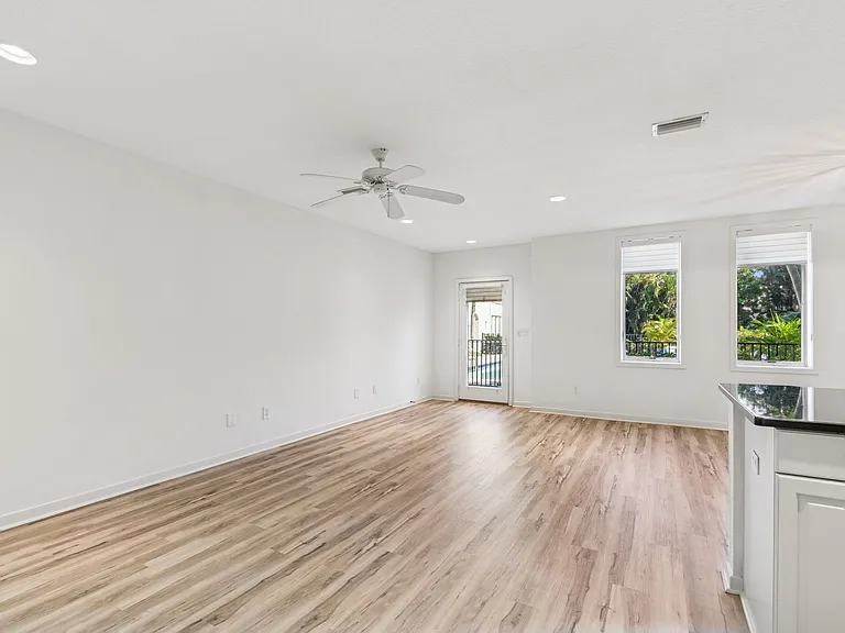 1685 Laurel St #3 — Photo 5