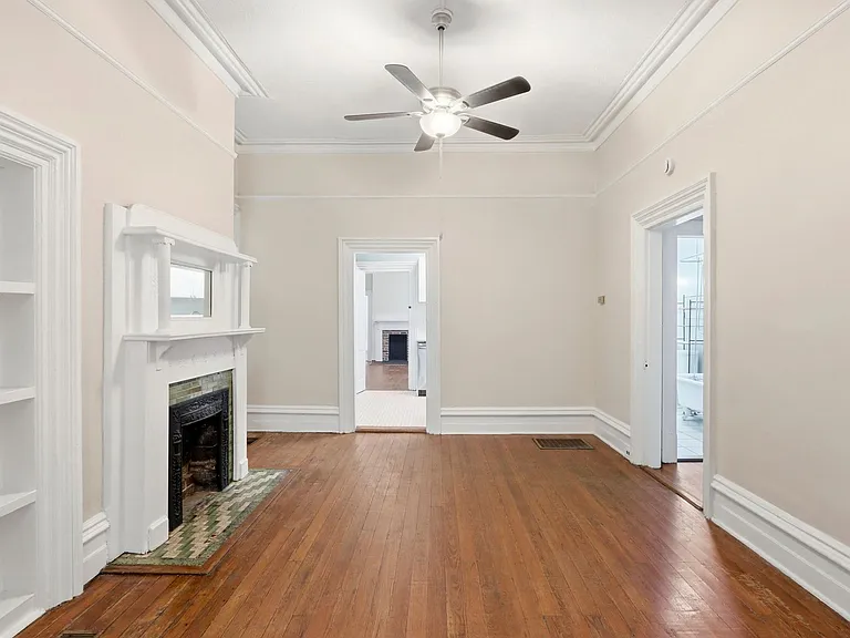216 E Henry St #A — Photo 25