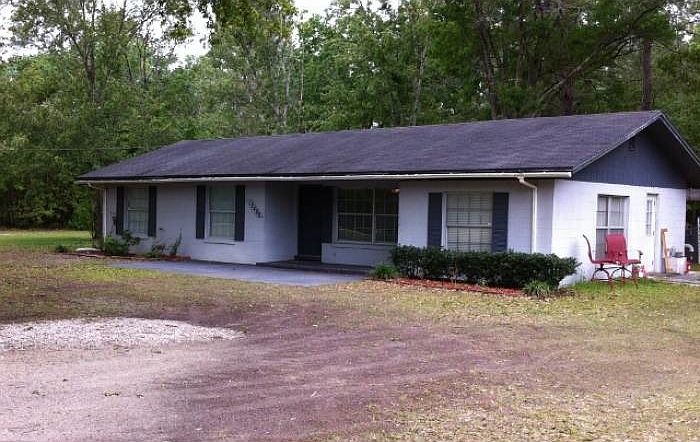 Side view - Exterior