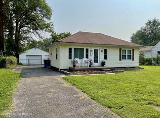 2214 Peaslee Rd, Shively, KY 40216