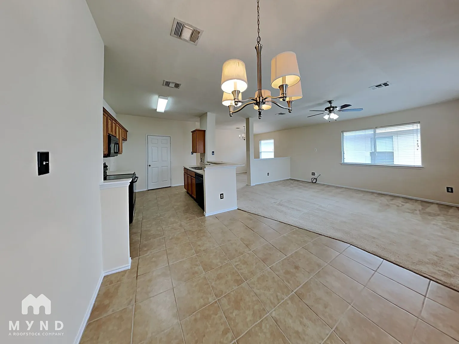 4 bed, 2.0 bath, 1685 sqft, $1,975 — Photo 3