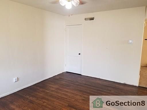 3rd image of 934 N Central Dr