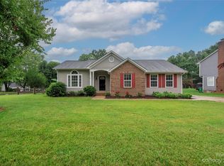 1626 Pine Mountain Rd, Charlotte, NC 28214