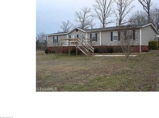 1901 Foxfire Rd, Asheboro, NC 27205