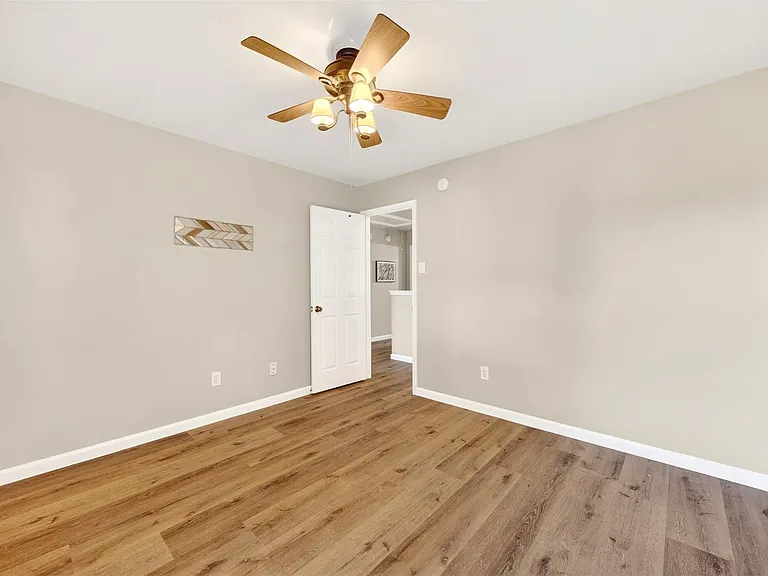 11526 Socorro Ln — Photo 31