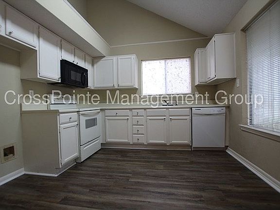 4th image of 1747 Eaglewood Dr