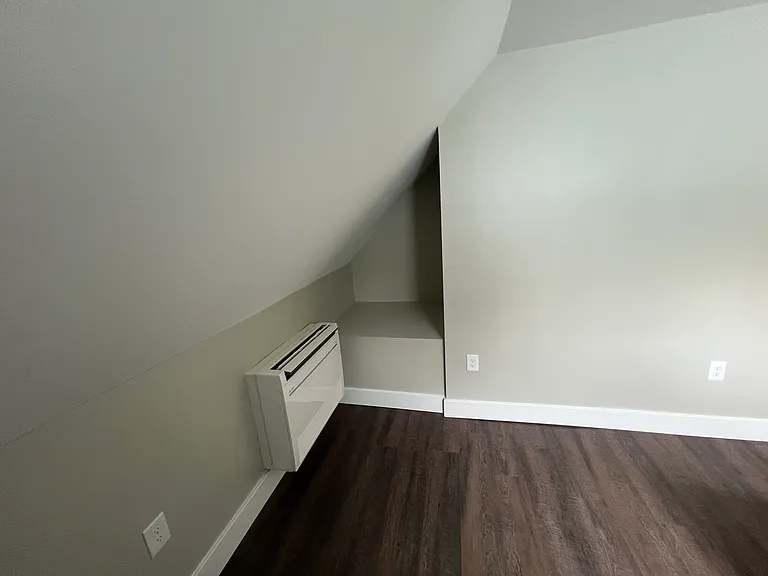 13 Columbia Ave — Photo 32
