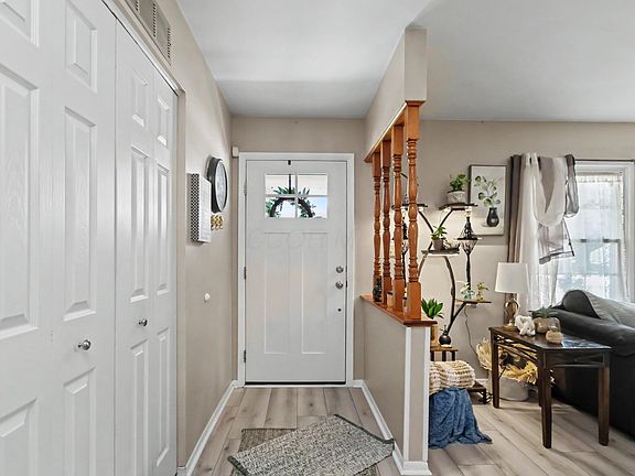 4th image of 1453 Rosedale Ave