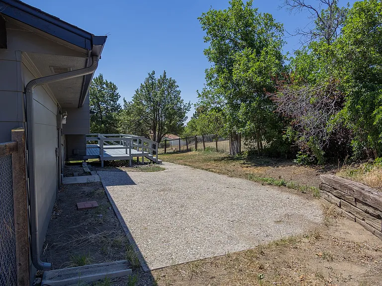 5418 Alta Loma Rd — Photo 3