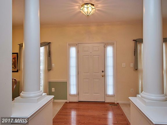 4th image of 8898 Tenbury Ct