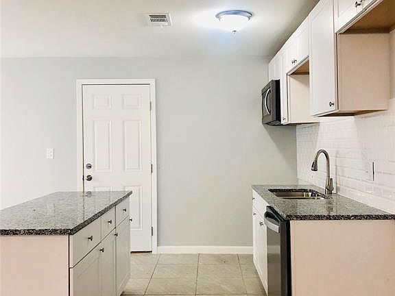 4th image of 3943 Silverhill Dr