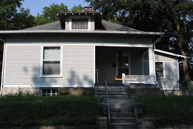 801 N Lincoln St