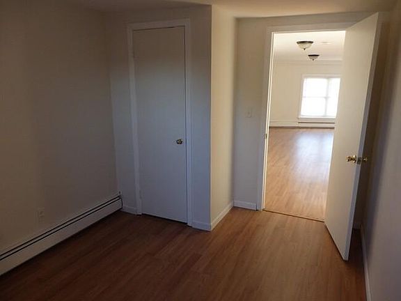 3rd image of 2580 Richmond Ter APT 2