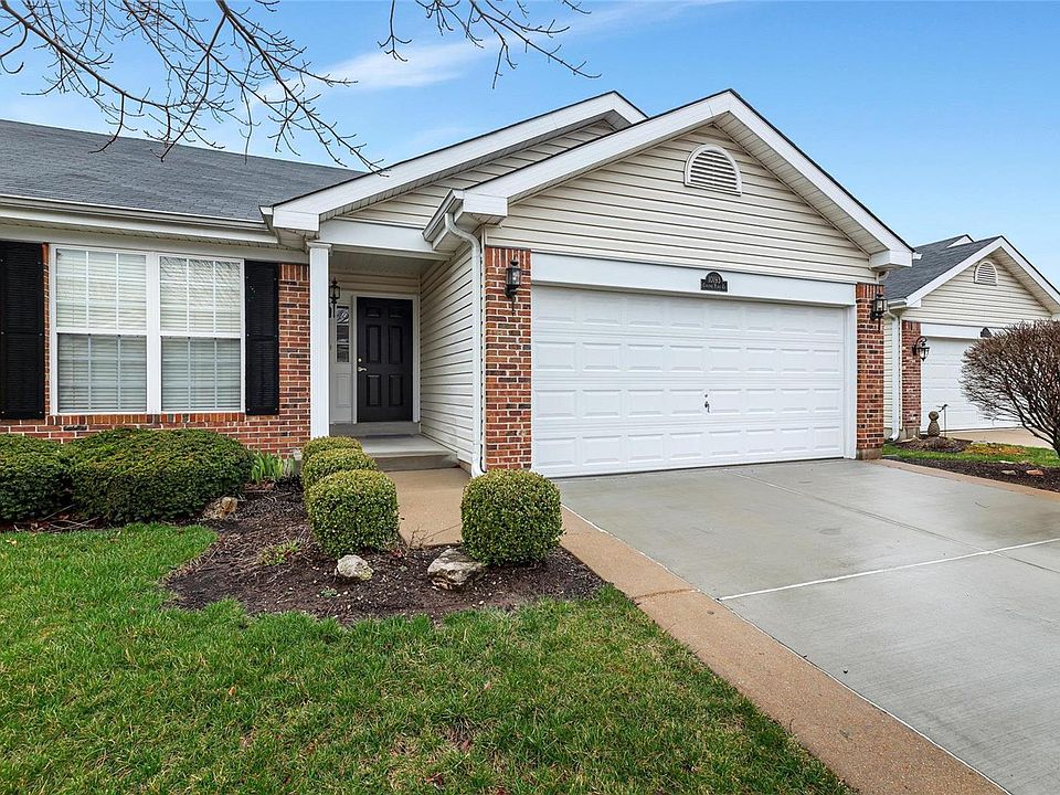 1st image of 10193 Carlton Place Ct N