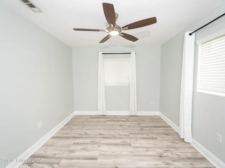 300 Nora Ave — Photo 13