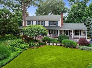 9 Hayes Hill Dr, Northport, NY 11768