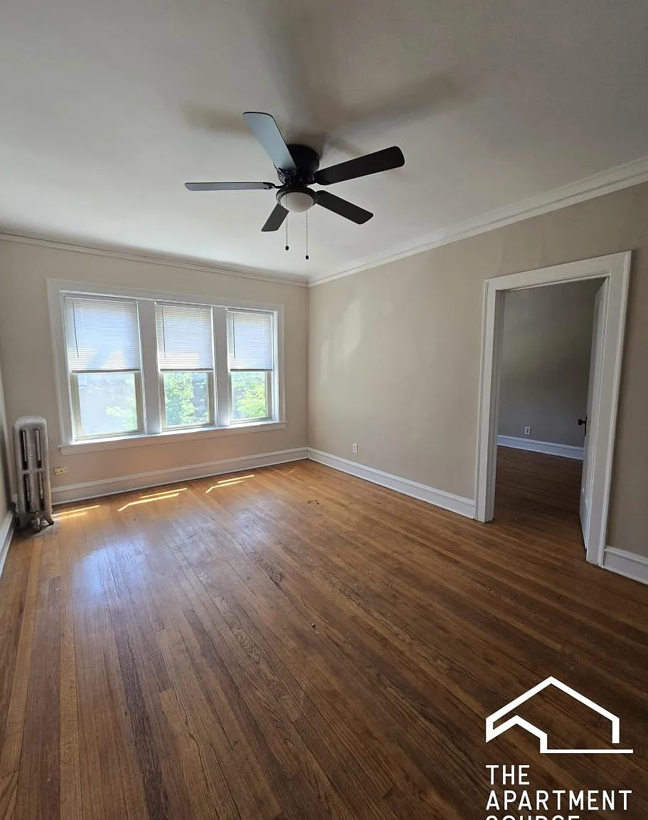 4318 North Spaulding Avenue #2 — Photo 3