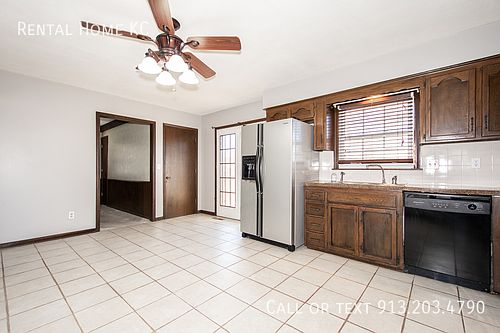 5th image of 805 S Virginia Ln