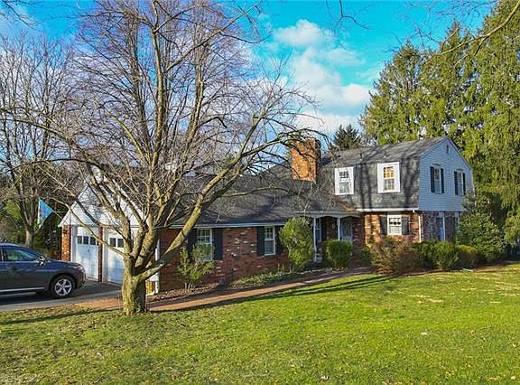 2nd image of 117 Applewood Dr