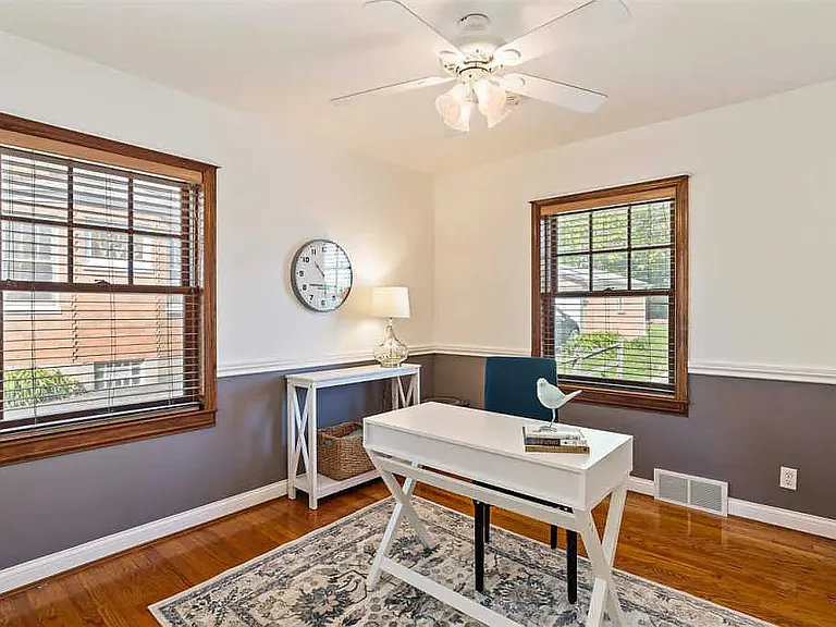1616 E Crittenden Ave — Photo 7