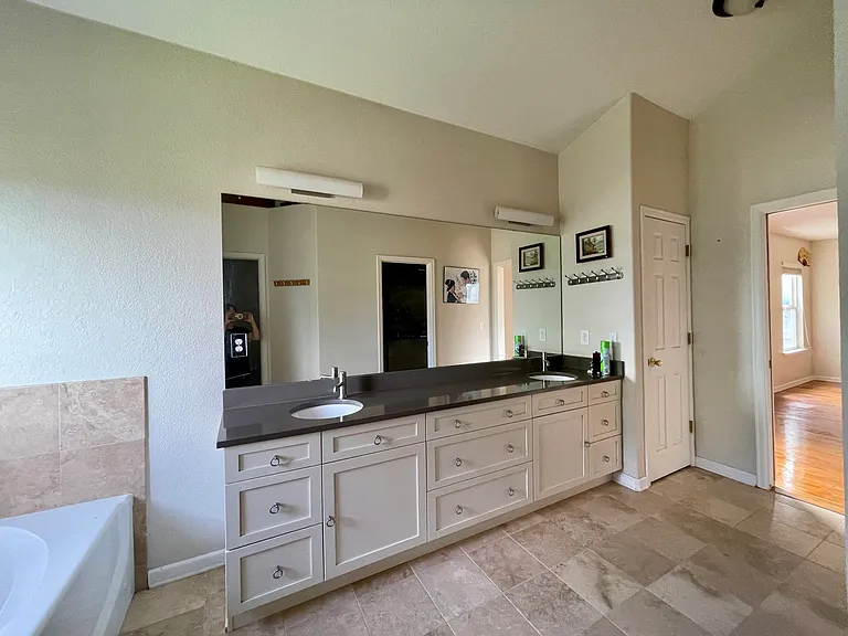 5447 S Valdai St — Photo 13