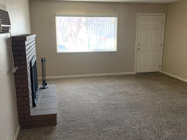 416 Corbett St — Photo 3