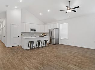 1301 S Bells Dr, Denison, TX 75021