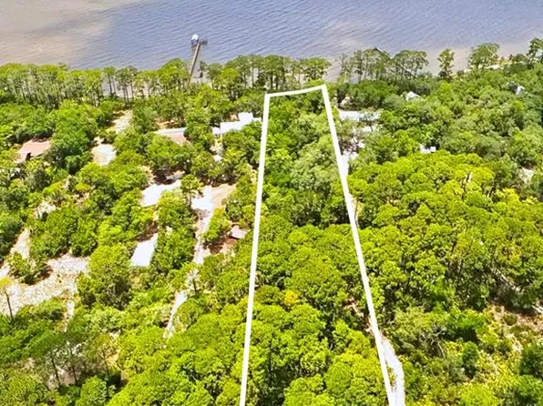 219 N Bay Shore Dr, Eastpoint, FL 32328