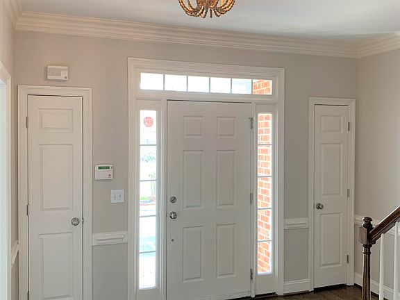 2nd image of 2 E Park Village Ct