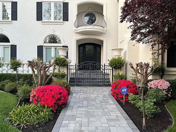 2nd image of 5247 Blackhawk Dr