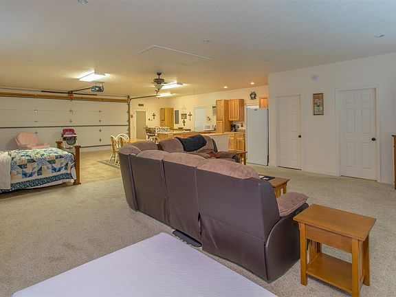 5th image of 685 Millcreek Acres