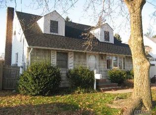 2214 Devon St, East Meadow, NY 11554