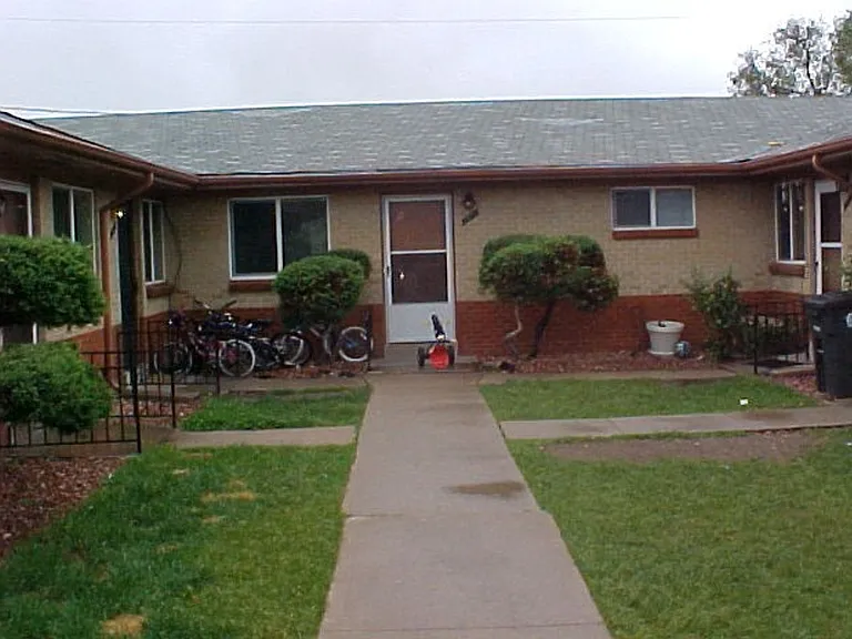 Central location | Lots of natural light — Photo 4