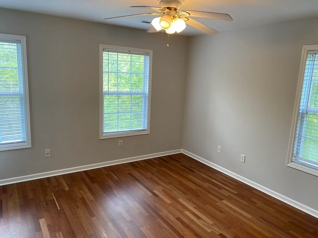 Building Photo - 1527 Theresa Dr #B