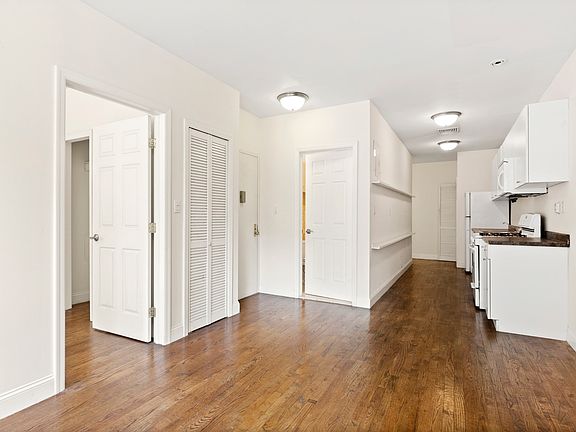 5th image of 1435 2nd Ave #2A