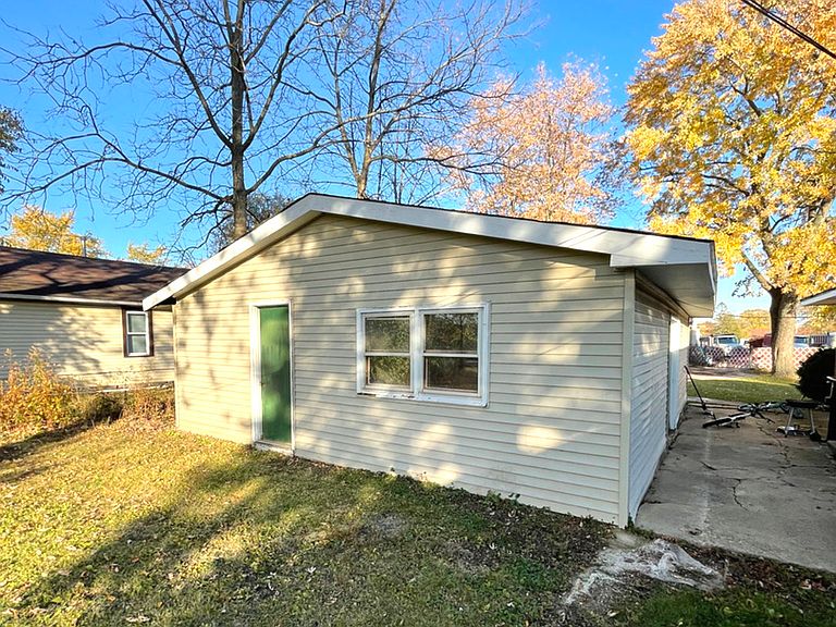 Listing photo 5