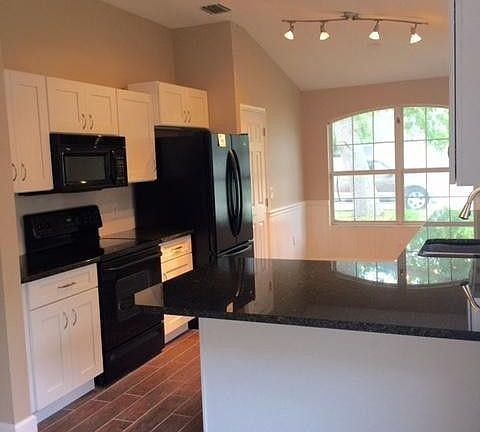 4th image of 4861 Erin Ln