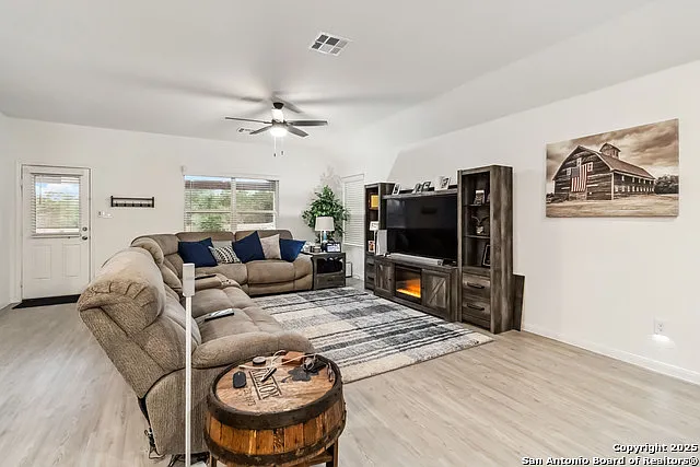 14702 Somerset Ml — Photo 10