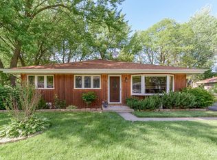 12 N Circle Ave, Pt Barrington, IL 60010
