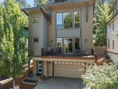 267 Mount Rainier Loop, Hood River, OR, 97031