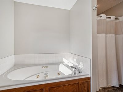 2190 NW 147th St, Clive, IA, 50325